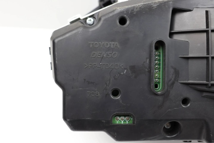 фото №8, Toyota yaris ii панель приборов спидометр 83800-0d661