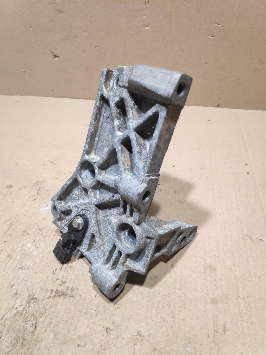 фото №5, Кронштейн  двигуна кріплення 1.5dci renault kangoo ii 8200871583