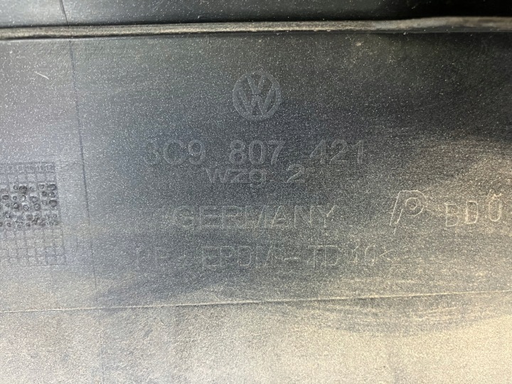 фото №11, Задний бампер passat b6 рестайлинг универсал 3c9807421