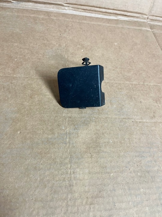 фото №1, Citroen berlingo iii заглушка перед фаркоп бампера ушка 9810964177