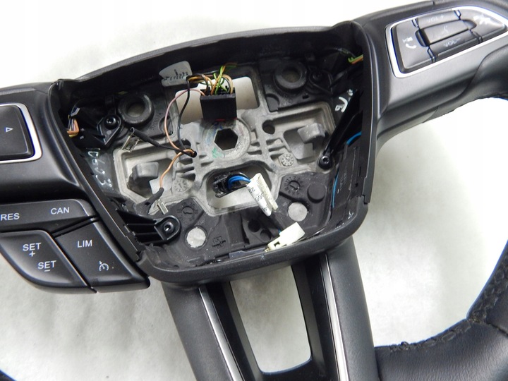 фото №9, Ford focus mk3 рестайлінг kuga ii рестайлінг c-max ii рестайлінг кермо з підігрівом круїз-контроль