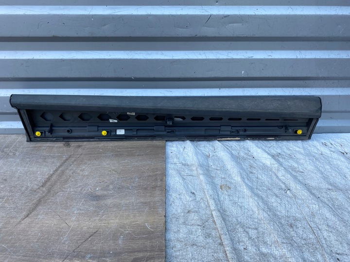 фото №2, Audi q8 4m8 планка na дверь правая перед передняя 4m8853960c 4m8853960b