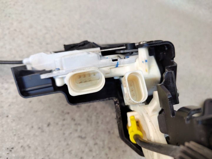 фото №2, Замок доводчик дверь правые перед пассажира audi a8 d4 4h европа 7+3 pin