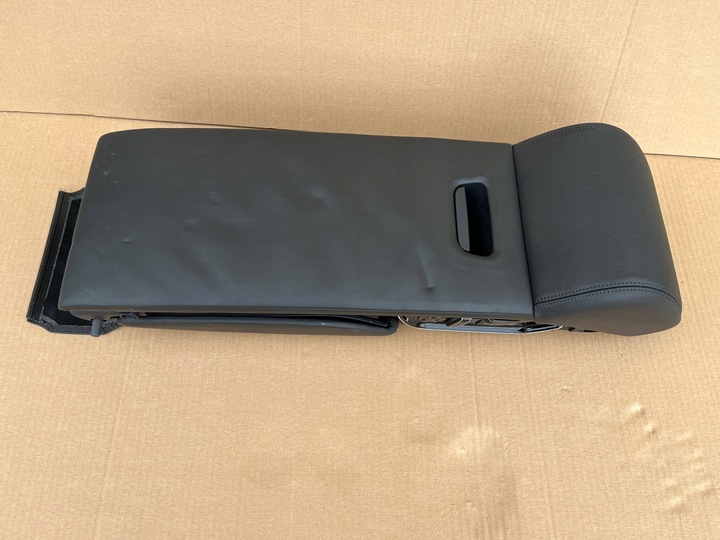 фото №6, Audi a8 s8 d4 подлокотник бардачок зад чёрный кожа + управление сиденьями