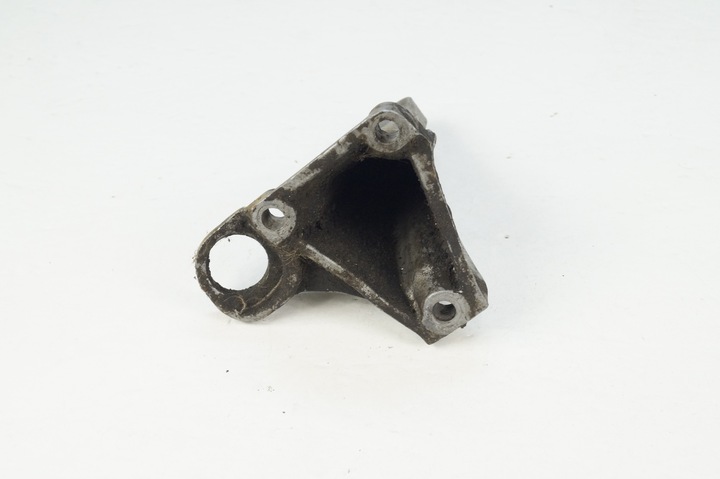 фото №8, Audi 100 c3 quattro лапи коробки коробки передач 4433999114g