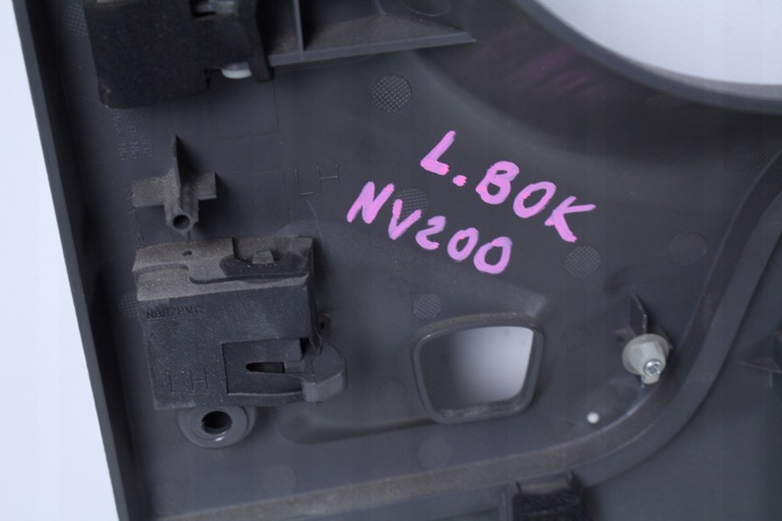 фото №6, Боковина обивка дверь левый bok nissan nv200 11r.