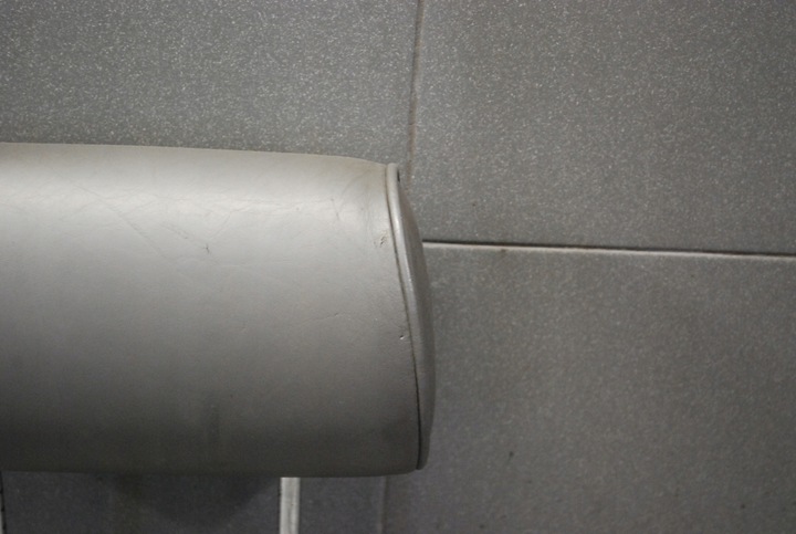 фото №9, Подголовник перед тёмный серый audi a8 d2