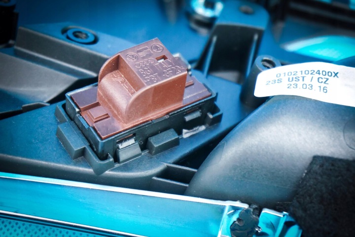 фото №8, Молдинг декоративна двері audi a8 4h0867102e
