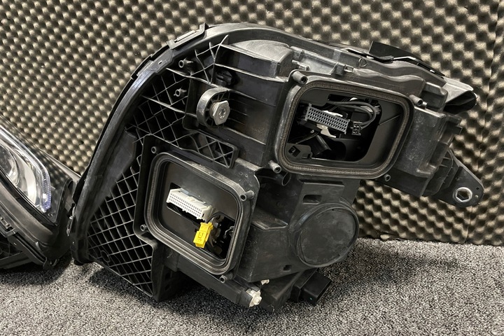 фото №10, Mercedes e клас лампа ліва i права комплект a213