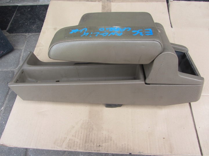 фото №8, Підлокітник bmw 3 e36 cabrio шкіра кремовий англієць