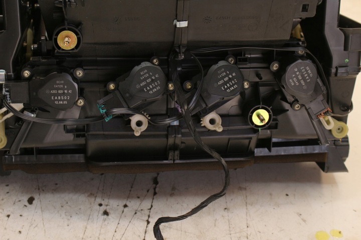 фото №10, Обігрівач корпус mercedes clk w209 рестайлінг європа