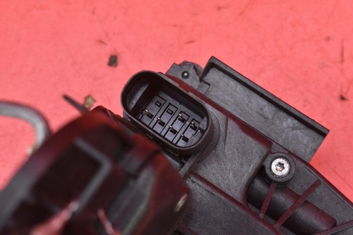 фото №8, Замок двері лівий зад задній a0997304100 mercedes c-klasa w205 14-21