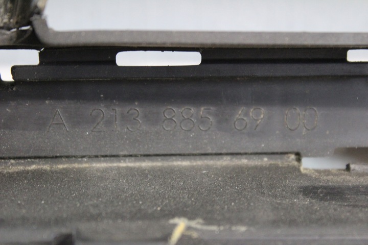 фото №10, Решётка средняя бампер перед mercedes w213 amg