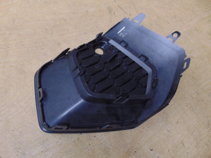 фото №8, Решітка w бампер права audi a3 8y 8y0807954