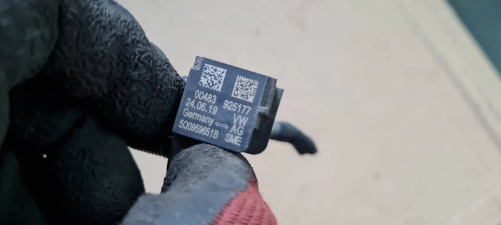 фото №5, Q3 83a датчик удара ударный штекер 5q0959651b