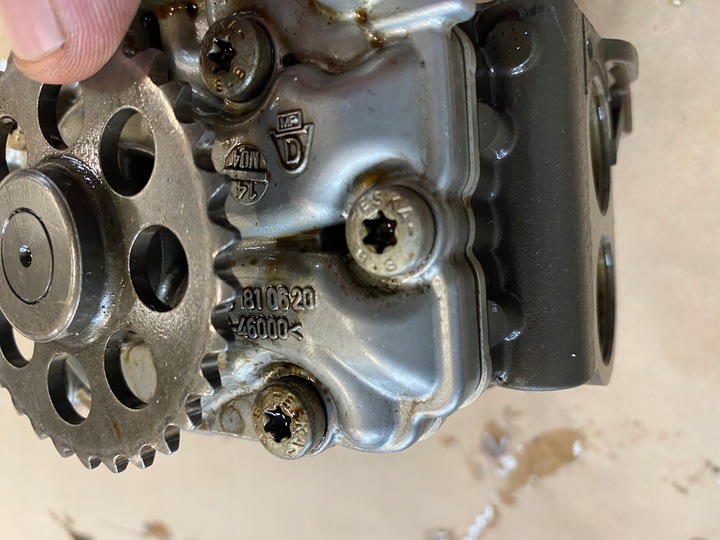 фото №5, Насос масла mercedes m276 r276 3.0 3.5 w207 e400 mercedes a2761800701