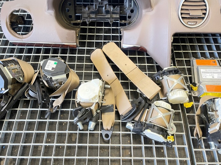 фото №7, Консоль торпедо кожа подушки ремни mercedes gl x164 05-08
