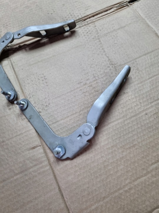 фото №8, Ford c-max i 2008 петли крышки багажника 3m5116801ag