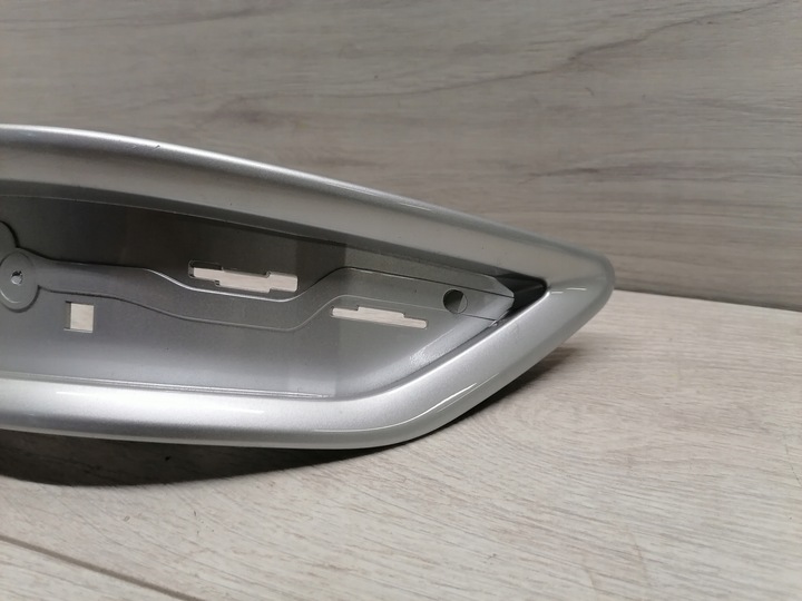 фото №4, Volvo xc70 рамка отражатель левый зад - 30744513