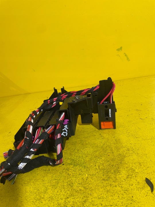 фото №8, Audi a4 b8 - коробка предохранителей