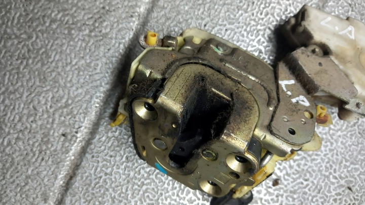 фото №5, Замок левый перед nissan micra k11 рестайлинг 02r 8055301006 4pin