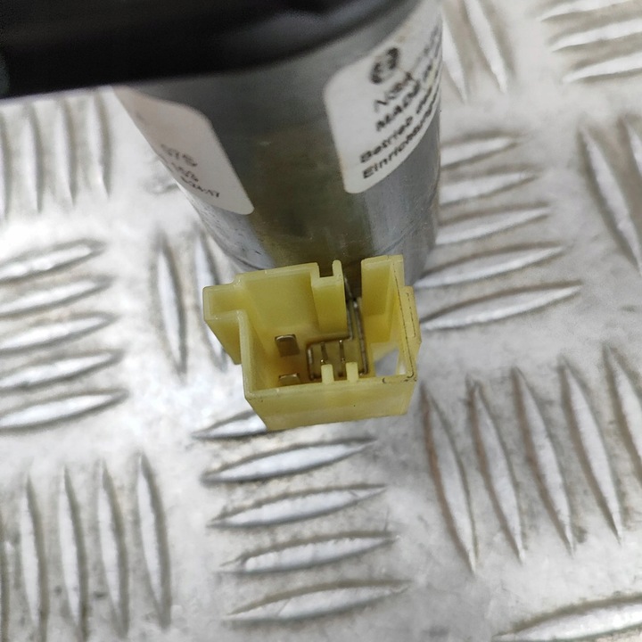 фото №8, Audi q7 4m 2019 ліва сторона петля кришки задньої багажника