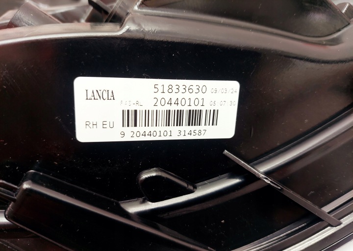 фото №7, Lancia oem номер фара задняя правая led 20440101 51833630 lancia ypsilon 312