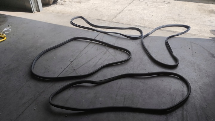 фото №1, Прокладка двері перед glc suv w253 a2536970151