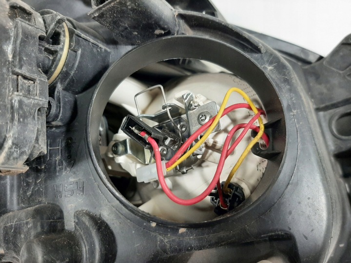фото №13, Renault clio iii 1.2 16v hb 5d 06r фара ліві перед лінза 8200865607