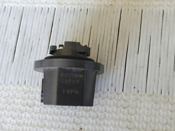 фото №6, Toyota corolla e21 yaris iv led 20-22 зад лампочка задня stop 81536-15120