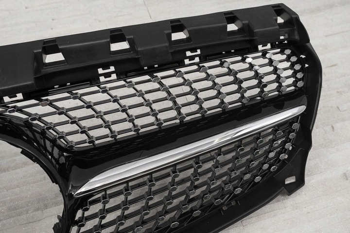 фото №10, Mercedes cla w117 2017-2019 po фейслифтинг решётка радиатора diamond чёрный