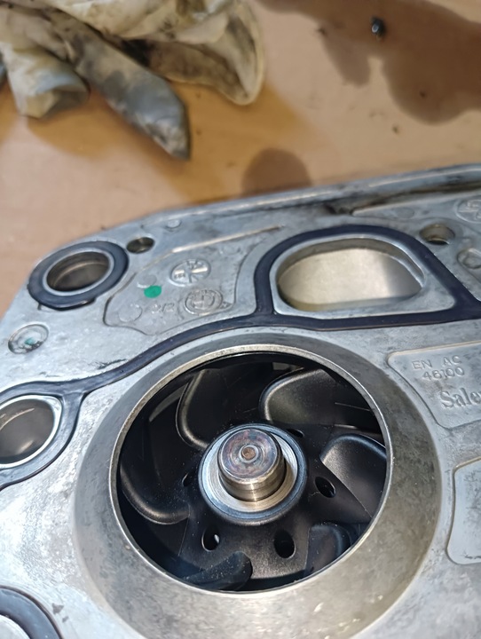 фото №8, Насос води bmw 2.0d b47| 8514458 00916683 4118930