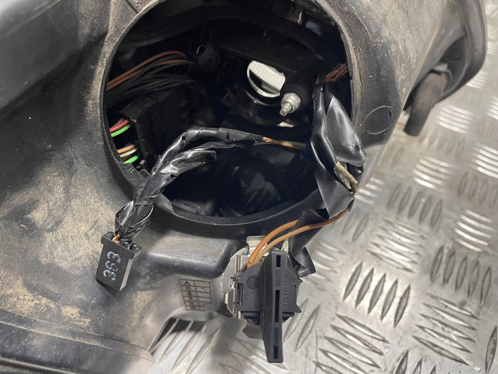 фото №12, Лампа левый перед динамический ксенон bmw e60 e61 передний lci 6910787 европа