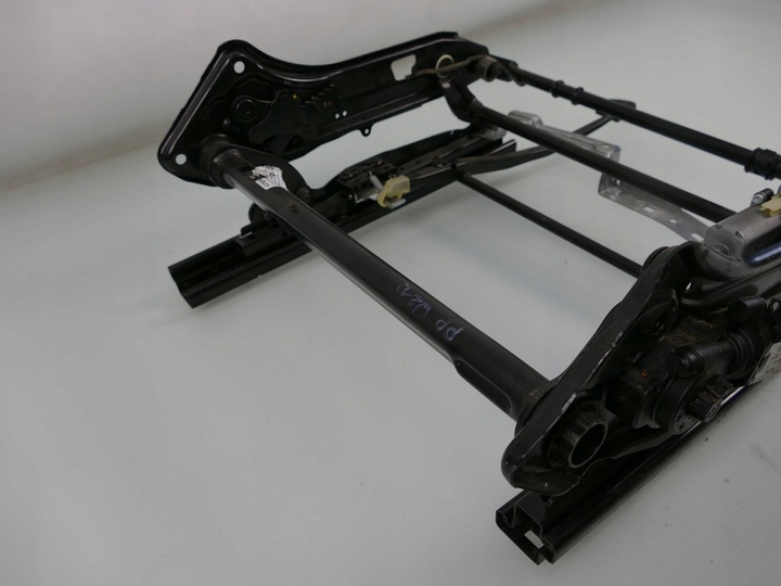 фото №10, Mercedes e w212 шина крепление каркас сиденья p.p.