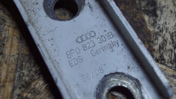 фото №5, Audi a3 8p рестайлинг петля капота левый 8p0823301b