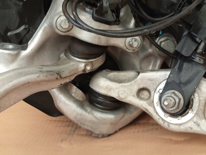 фото №16, Mercedes w206 поворотна опора амортизатор правий перед r2060200 a2063200800