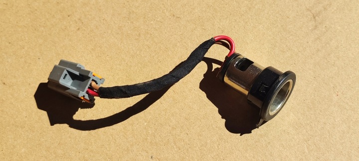 фото №6, Ford kuga mk1 2.0 tdci рестайлинг гнездо прикуривателя