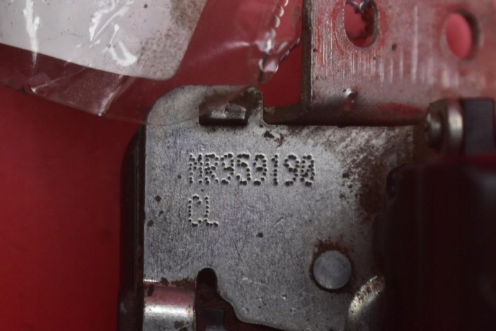 фото №7, Замок крышки зад багажника mr959190 mitsubishi colt vi z30 3d hb рестайлинг 08-14