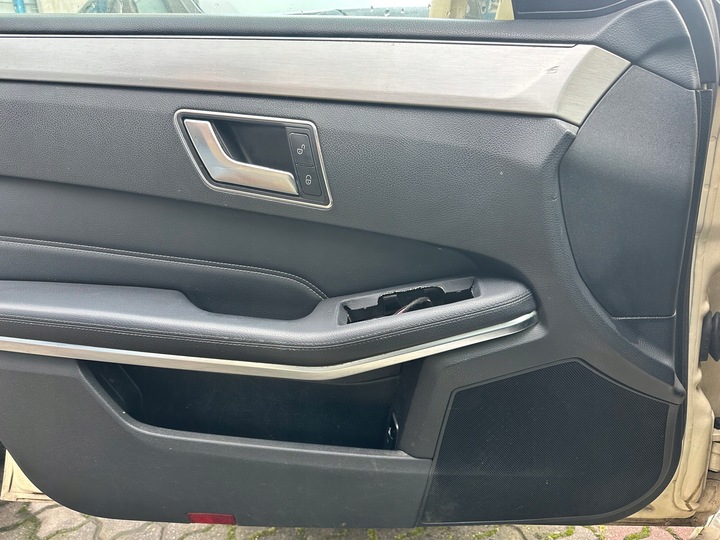 фото №9, Mercedes e класс w212 рестайлинг боковина обивка дверь перед левая европейская