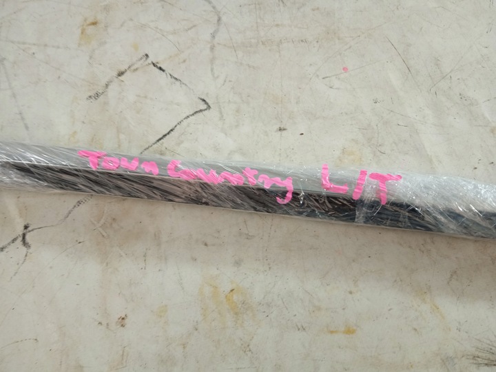 фото №10, Town country v 10- 20 планка хром левый зад usa