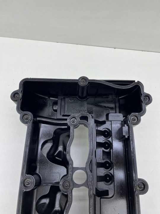 фото №7, Mercedes w204 2.2 cdi крышка клапанов a6510101230