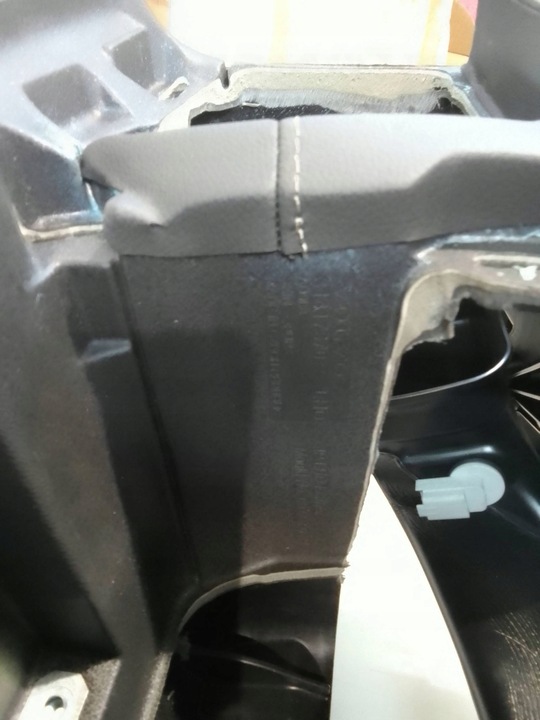 фото №8, Volvo xc60 ii 2022 консоль панель роздавальна шкіра нитка біла