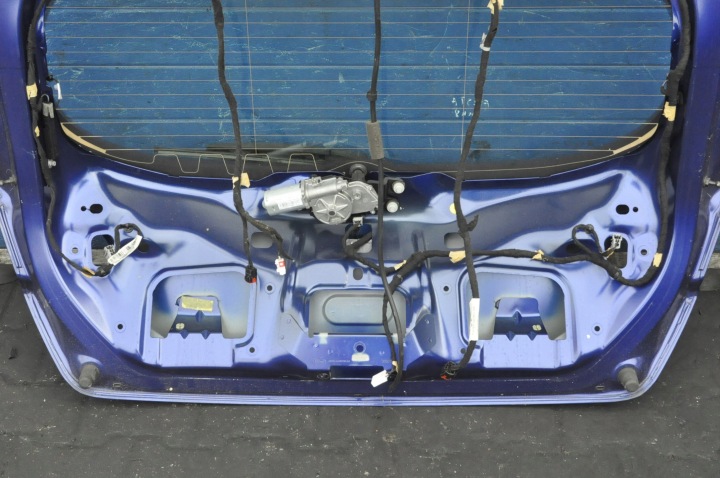 фото №13, Ford fiesta mk8 крышка багажника зад задняя стекло