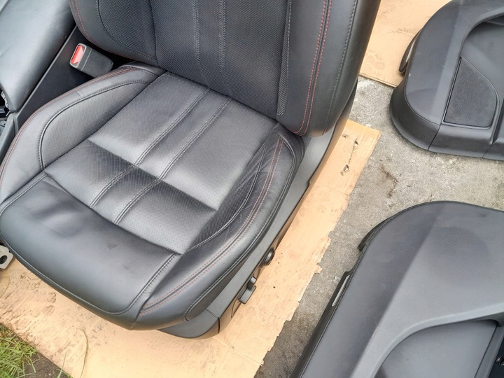 фото №6, Комплект сидінь maserati levante червона nić