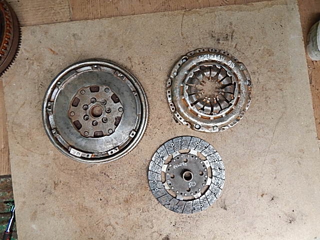 фото №1, Зчеплення комплектні колесо двомасовий двомасовий маховик nissan qashqai j10 1.5 dci 07-10