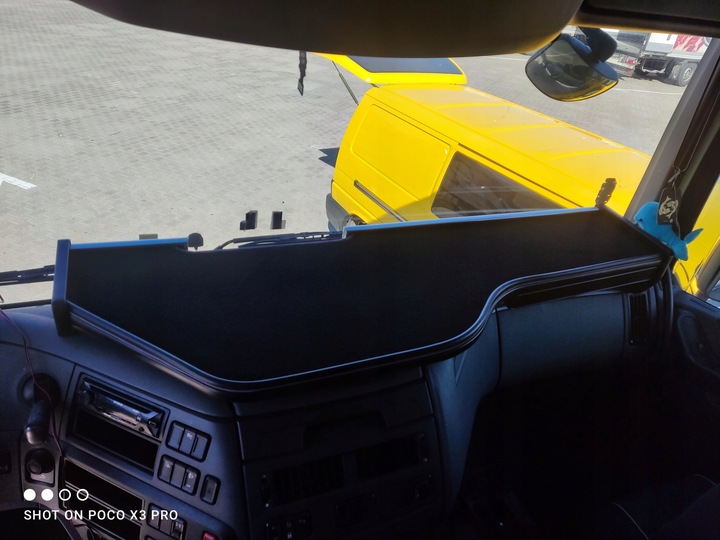 фото №6, Полиця, столик na капот tir daf xf 106 шкірозамінник