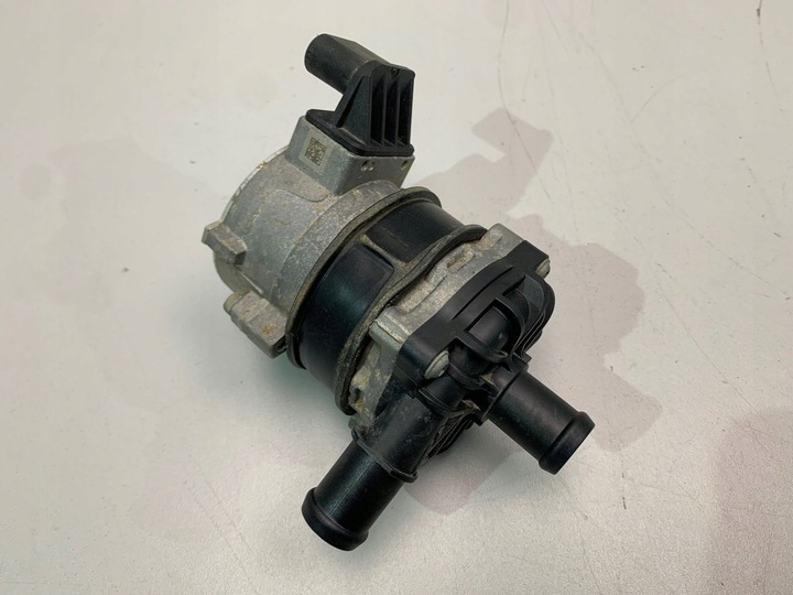 фото №1, Audi a8 d5 дополнительный помпа воды 8w0965567c