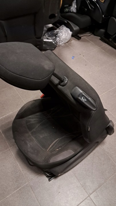 фото №10, Peugeot 208 3d сидіння водія лівий skłdany механізм справний