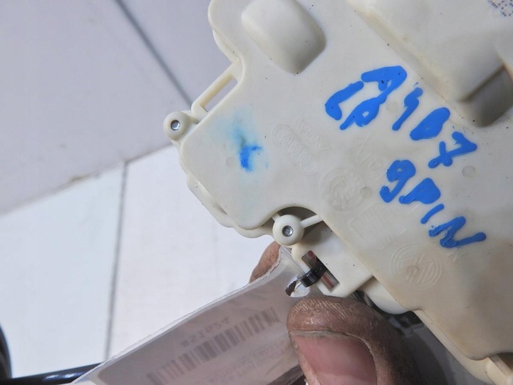 фото №10, Замок двері лівий перед 9 pin audi a4 b7 8e1837015aa