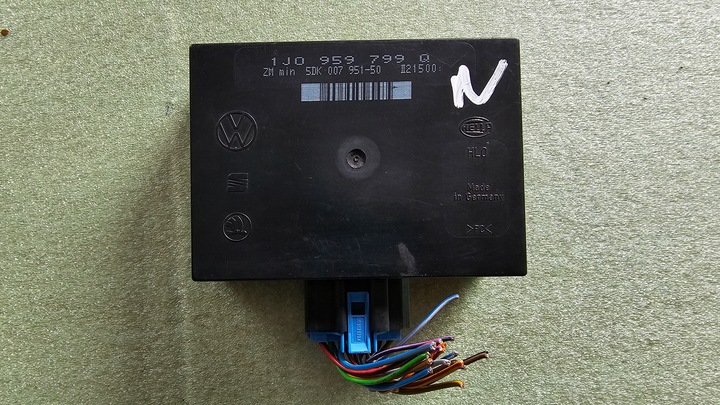 фото №1, Passat b5 golf iv leon блок керування модуль комфорту 1j0959799q